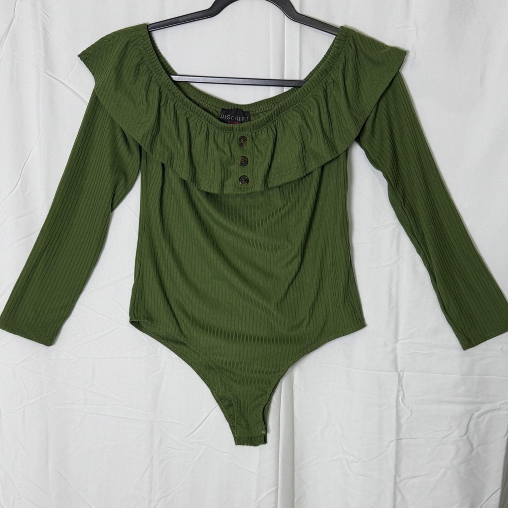 Discreet Olive‎ Green Ribbed Off The Shoulder Ruffle Bodysuit Long Sleeve Large